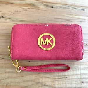 Michael Kors Pink Wallet 2 zippers used exterior